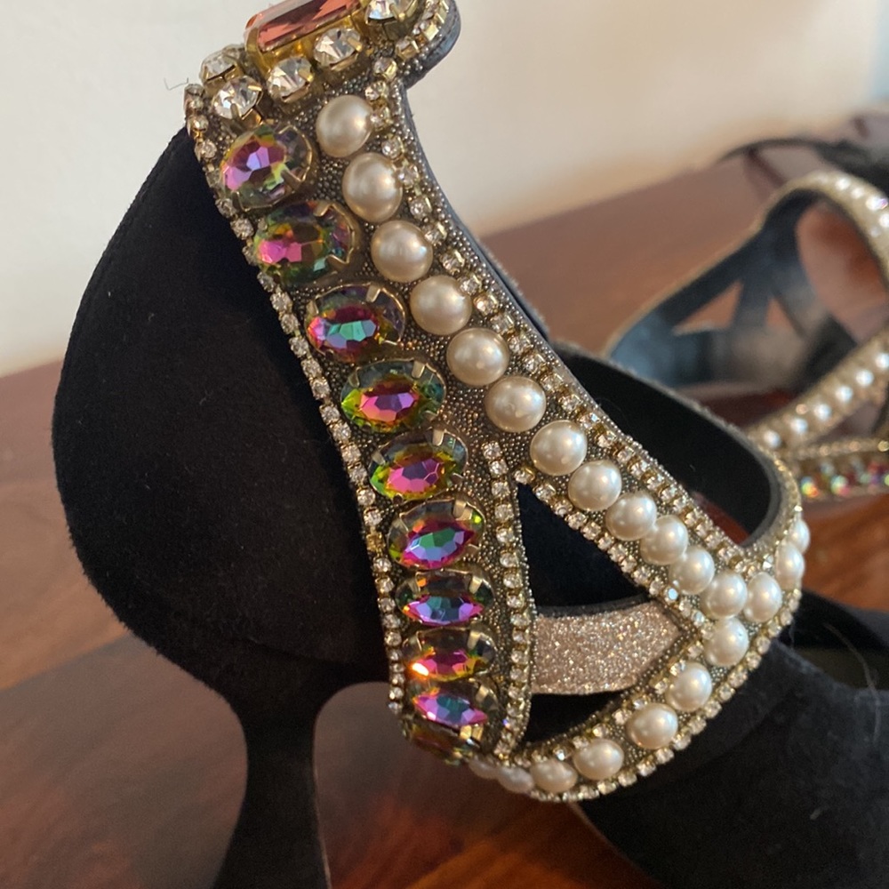 Fabulous black suede pumps. NWOT , never worn. Stunning detachable jeweled cuff. - Picture 7 of 8